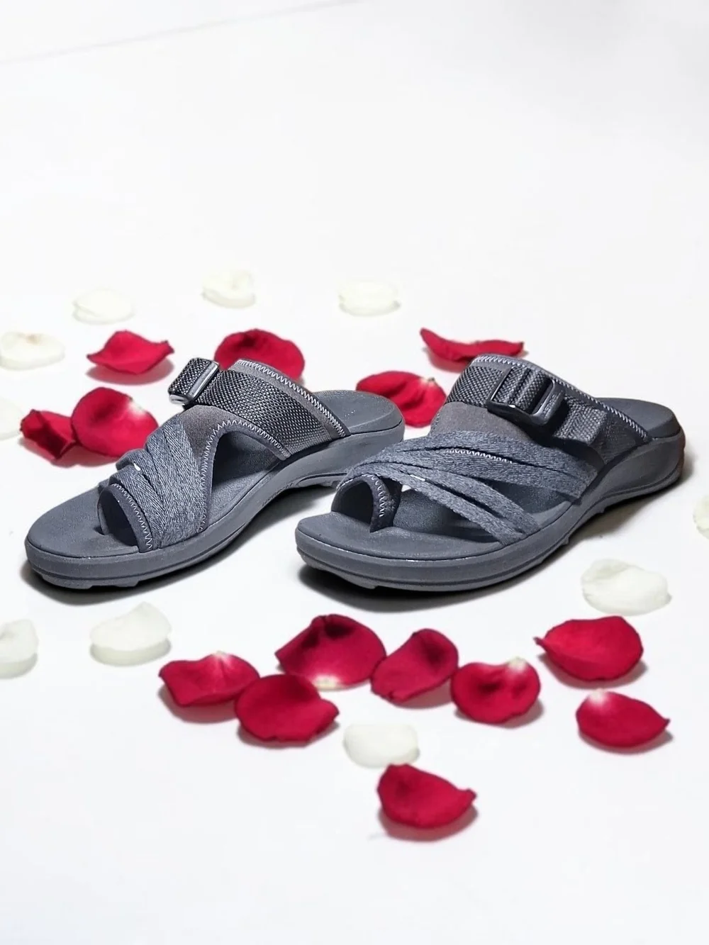 Woman's Sandals Merrell District 4 Post Sandal US Size 8